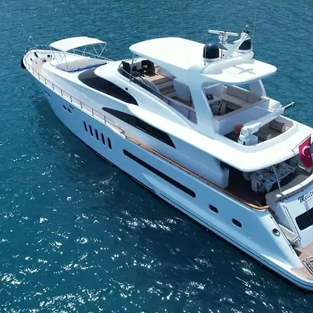 Luxury Life Botel